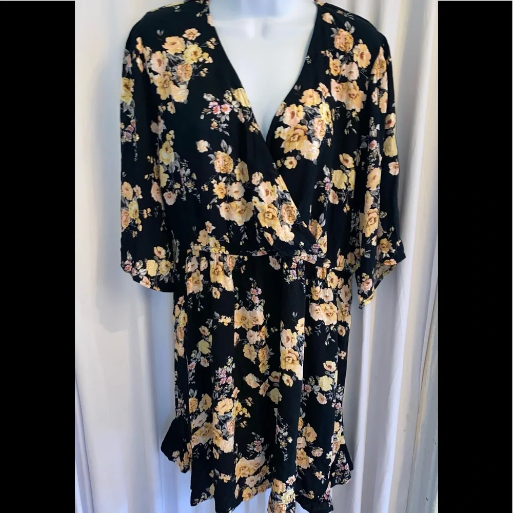 NWT $24.99 Xhilaration Floral Dress Size M - Picture 1 of 7